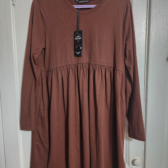 Thredable maternity dress, NWT, long sleeve smock dress - Picture 2 of 3